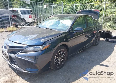 2021 Toyota Camry Se z USA, uszkodzony, nr VIN 4T1G11AKXMU523439